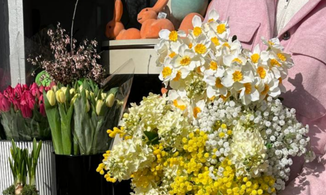 Квіти, весна, фото із соцмереж