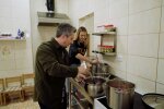 Олександр Педан з волонтерами, фото: пресслужба Нового каналу
