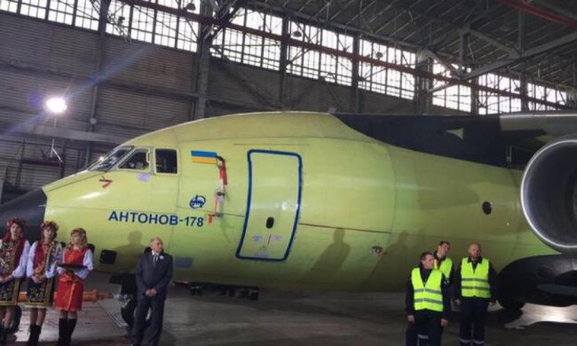 "Антонов" не назве  АН-178 "Бандерою"