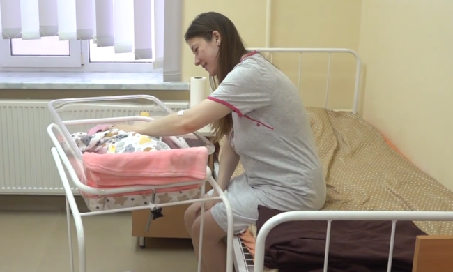 Помощь на ребенка. Фото: скрин youtube