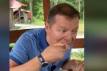 Гурмана Ляшко довела до экстаза обычная банка тушенки, только взгляните в эти глаза - чуть вилку не выронил