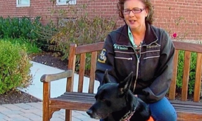 Пес діагностував рак у господині