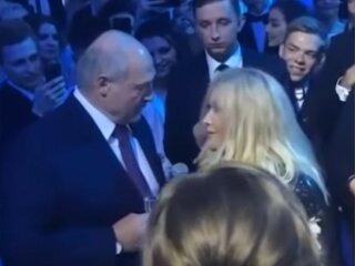 Олександр Лукашенко і Таїсія Повалій, скріншот відео