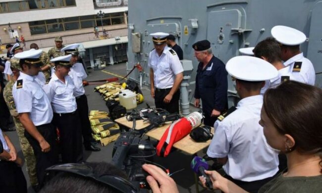 Українцям дозволили побувати на кораблях НАТО: фото
