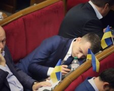 Депутаты получили новый "кодекс этикета", никаких телефонов: даже маршрутчики позавидуют