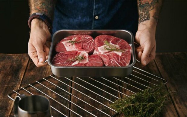 Ми попередили: мити м'ясо перед приготуванням смертельно небезпечно