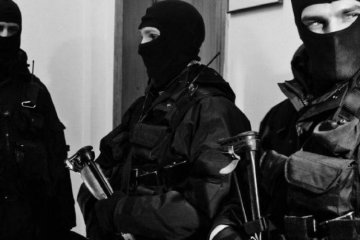 Маски-шоу в Києві: СБУ нагрянула до бізнес-центру