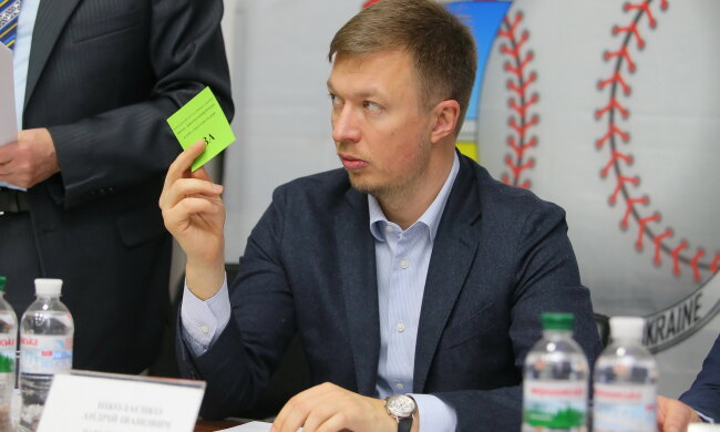 Андрей Николаенко