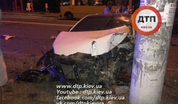 Масштабная авария в Киеве: автомобили разлетелись вдребезги (ФОТО)