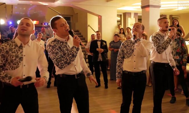 Мобілізували під час концерту: український гурт отримав повістки прямо на сцені