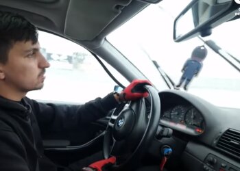 Водитель. Фото: скрин youtube