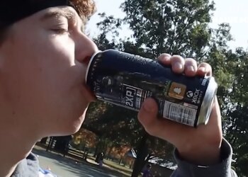 Энергетические напитки: фото скрин Ютуб