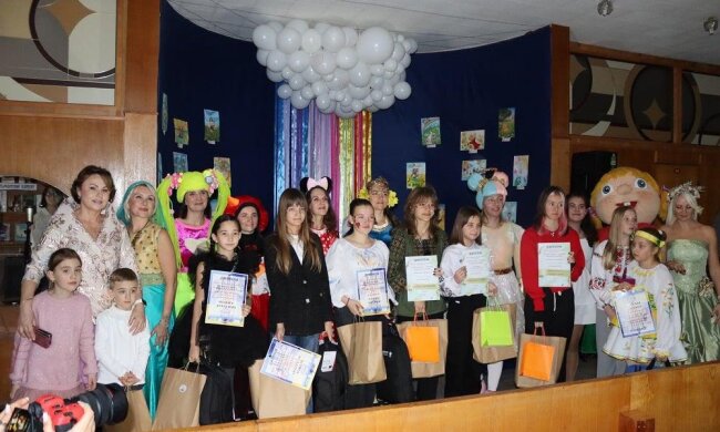 Світло проти тривог: Національна бібліотека у Всесвітній день дитини влаштувала "Казкову Переберію" для сильних духом українських дітей