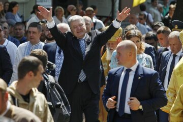 Порошенко снова не появился у ГБР: о чем хотели узнать на допросе в экспрезидента
