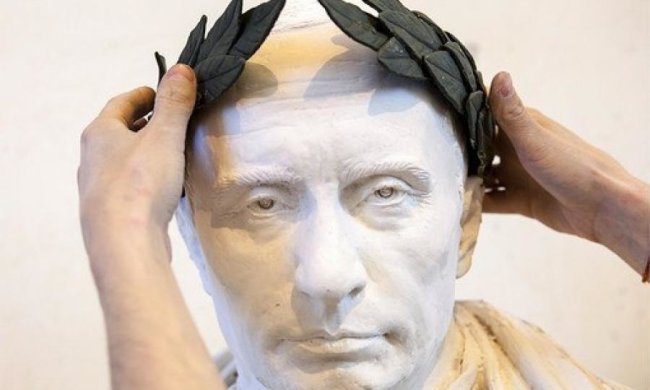 Пітерські козаки відкрили пам'ятник "імператору" Путіну