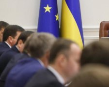 Головне за ніч: щур у Кабміні та погром авто у Києві