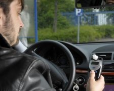 Українських водіїв змусять купити алкотестер
