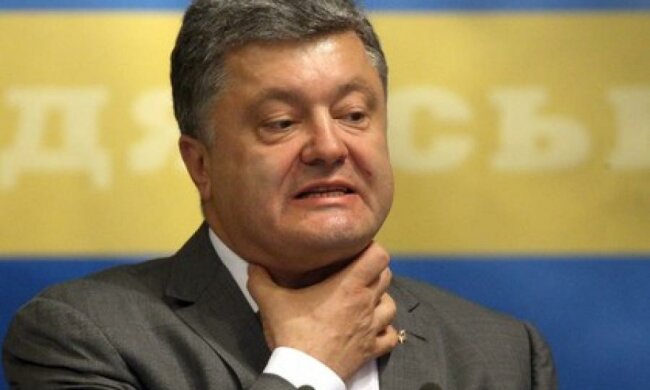 Президент разрешил чиновникам повышать себе пенсии