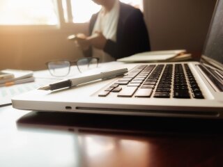Нова банкнота 100 гривень з гаслом Слава Україні