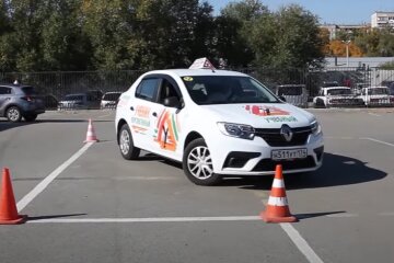 Автошкола. Фото скриншот из Youtube
