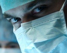 У Сумах злочинець у масці пограбував ювелірну крамницю