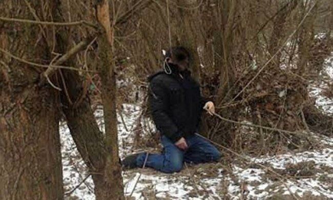 На березі річки Уж знайшли повішеного (фото)