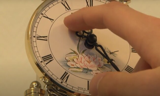 Перехід на зимовий час 2020 року, скрін - YouTube