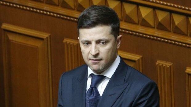 Зеленский предложил новую Конституцию: что хочет изменить слуга народа в главном документе Украины