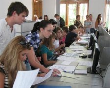 Вступна кампанія онлайн: торішній провал повторився