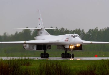 Російський бомбардувальник Ту-160