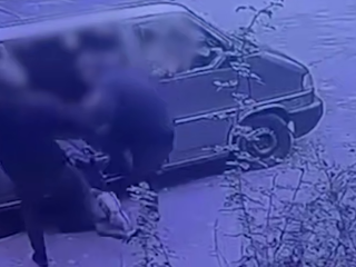 Полицейские возле ТЦК жестоко избили мужчину