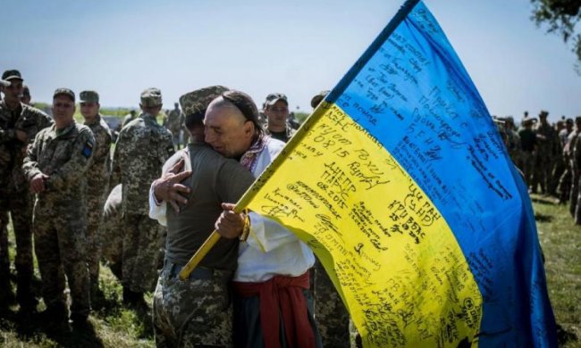 Захисники 93-ої бригади повернулися в мирну Україну: зворушливі фото