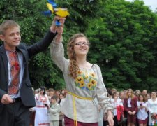 Останній дзвоник 2017: дата і традиції святкування