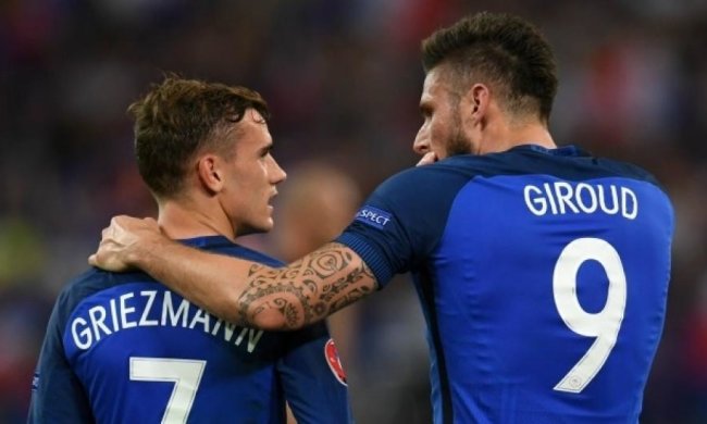 Португальские СМИ обозвали французских футболистов "петухами"