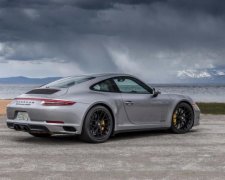 Porsche выпустила самый легкий автомобиль