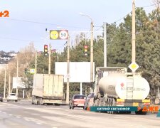 Светофор, контролирующий скорость автомобилей, фото "Джедаи"
