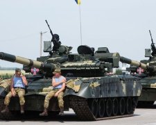Відроджена армія: потужні кадри української військової техніки (ВІДЕО)