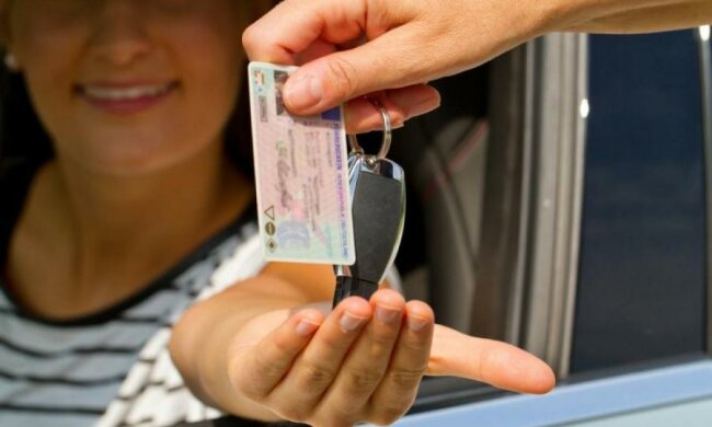 Сбережений нет, а элитную тачку купила: харьковская судья порадовала антикоррупционеров