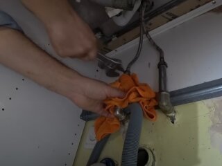 Трубы, сантехника, кадр из видео