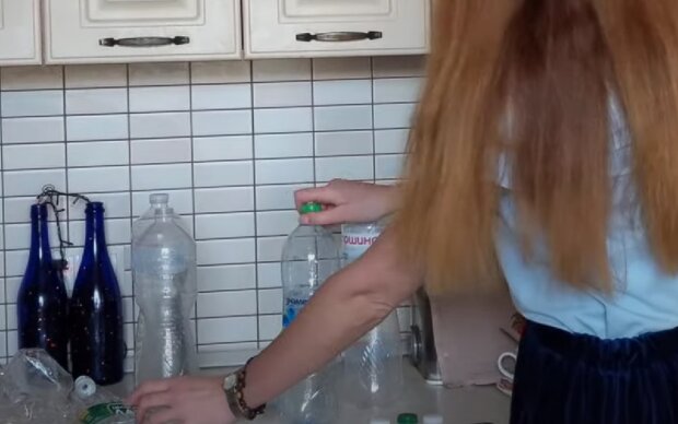 Пластиковая бутылка. Фото: скрин youtube
