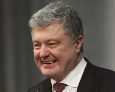 Порошенко не заметили на Шествии Достоинства: где скрывался экспрезидент в самый важный день для Украины