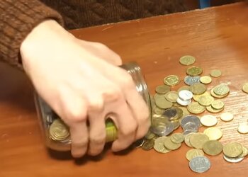 Монеты, скриншот: YouTube