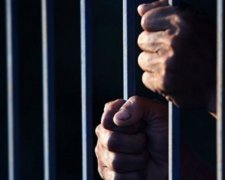 Чиновника приговорили к 8 годам тюрьмы за сотрудничество с террористами