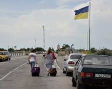 Змучені українці видворили "понаїхавших" з Криму: "До окупації було чудово"