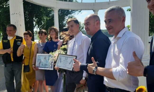 Молодята з Тернополя довишівалісь до рекорду України