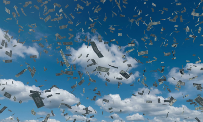 В Лас-Вегасе на головы фанатов упала куча денег