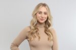 Дівчина зіпсувала обличчя косметичною процедурою. Фото thesun.co.uk
