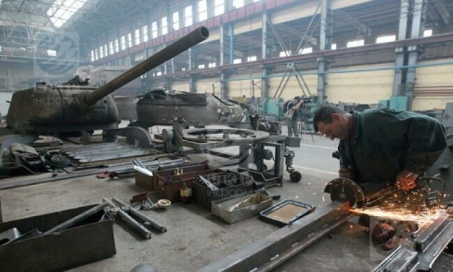 Київський бронетанковий завод збільшив виробництво танків (інфографіка)