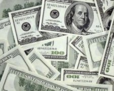Долар подешевшає до кінця року на 50 копійок