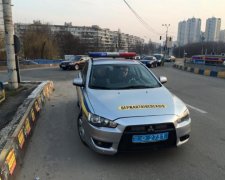 Інспектора ДАІ оштрафували за фото в Facebook